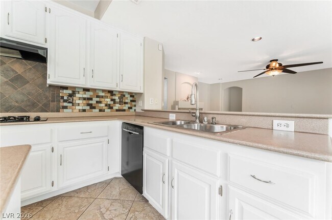 Building Photo - 1733 Tesara Vista Pl