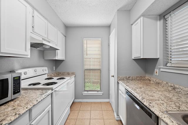 Building Photo - 3415 S Meadow Dr