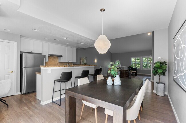 Building Photo - $3,350.00 - 2 Bedroom, 2.5 Bathroom Condo ...