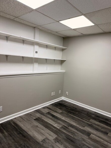 Building Photo - 223 Sterling Trail