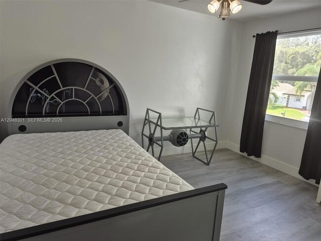 Building Photo - 5820 SW 58th Ct