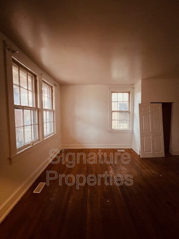 Building Photo - 208 N Jefferson St