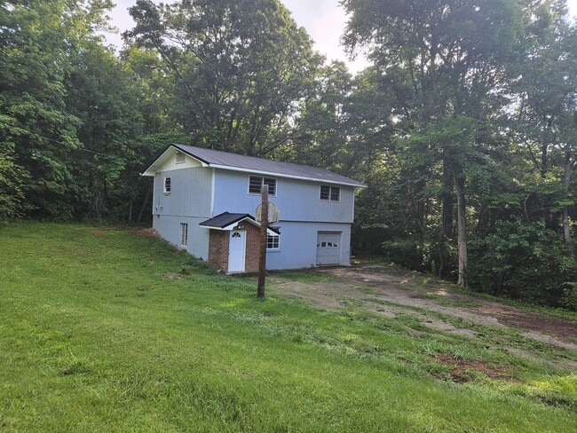 Building Photo - 731 Maxanna Dr