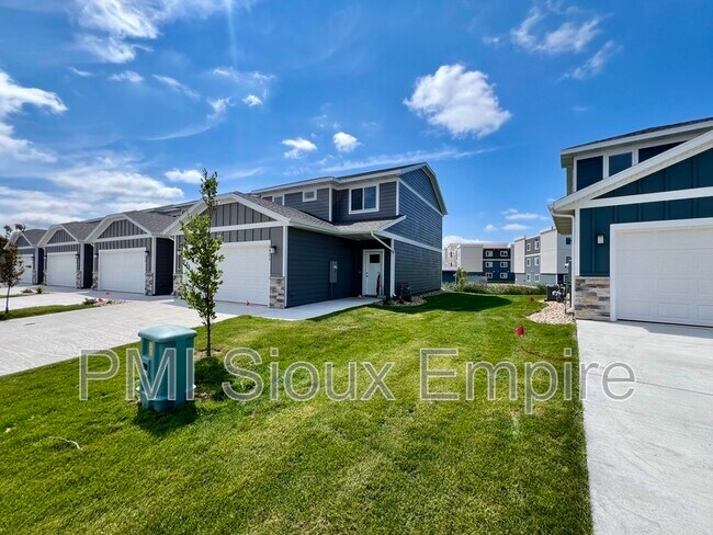 Building Photo - 5927 S Whisper Creek Pl