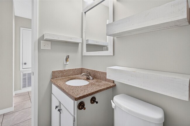 Building Photo - 3922 Pintan Ln