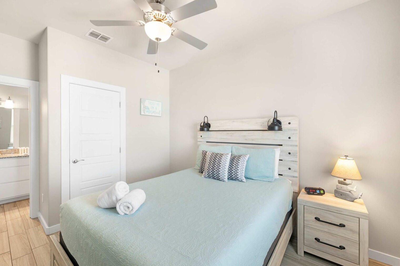 Building Photo - 1701 S Station St