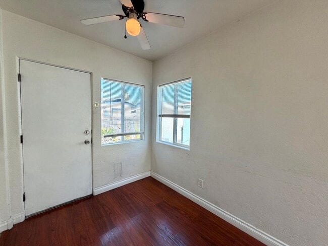 Building Photo - Now available 1bed/1bath cottage in Normal Heights!