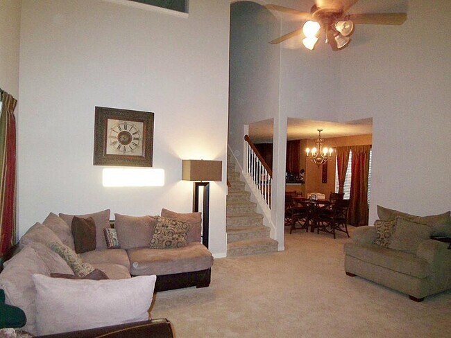 Building Photo - 10838 Windfern Lakes St