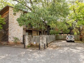 Building Photo - Red River #304