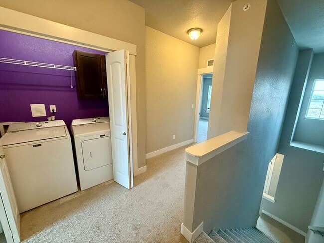 Building Photo - This townhome-style condo truly has it all!