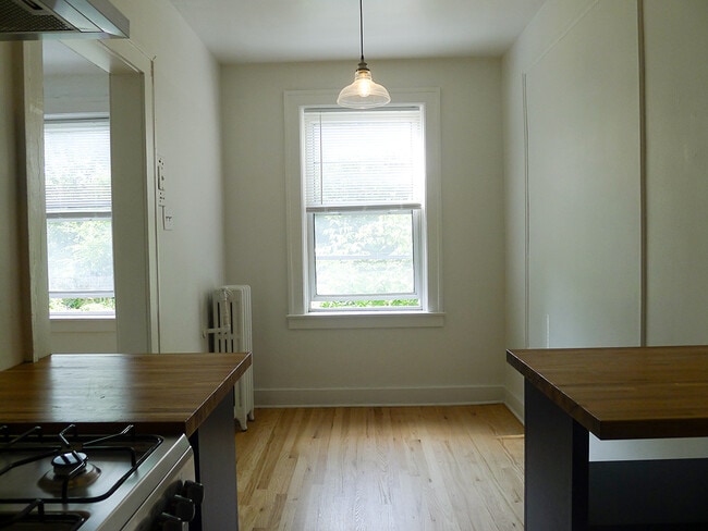 Building Photo - 1780 Van Dyke St