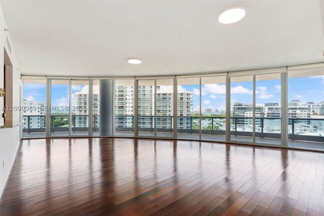 Building Photo - 5959 Collins Ave