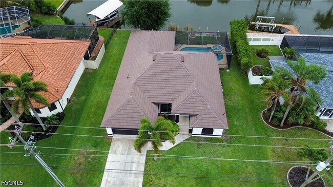 Building Photo - 2110 SW 38th Terrace