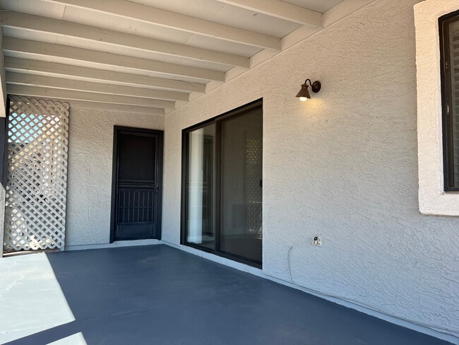 Building Photo - 16405 E Arroyo Vista Dr