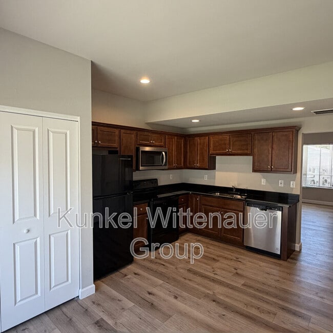 Building Photo - 328 Coral Sea Way