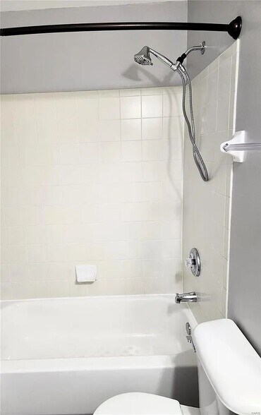 Building Photo - 419 Wild Oak Dr