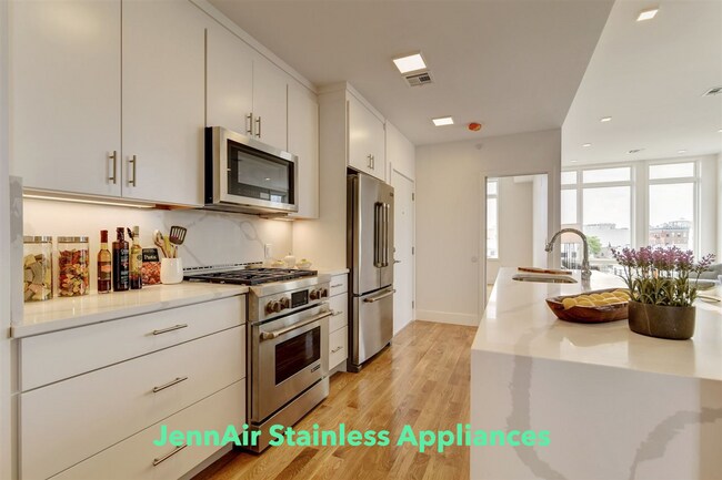 Open Kitchen - 58 Coles St