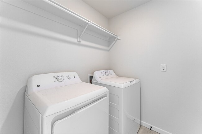 Building Photo - 317 S Nightfall Ave