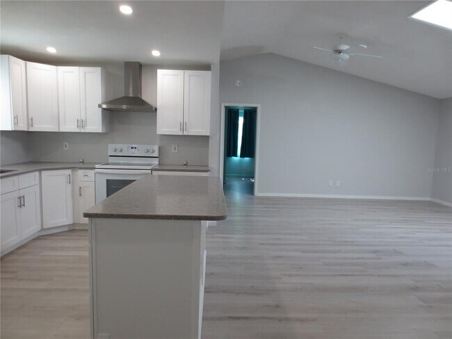 Building Photo - 1676 Caledonia Dr