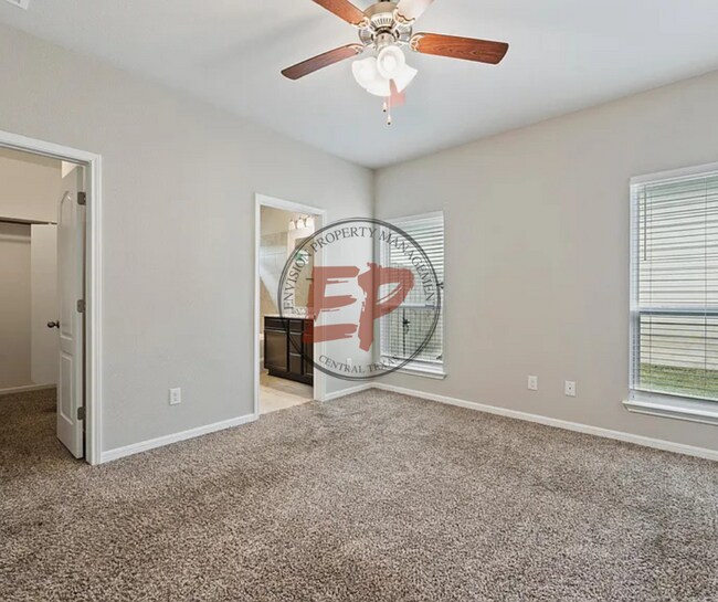 Building Photo - 2217 Petersburg Ln