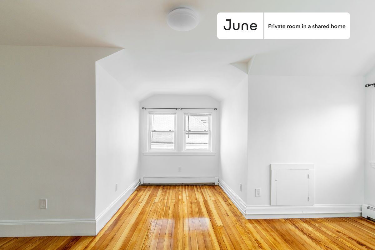 Building Photo - Room in Shared 7 bed/2 bath home