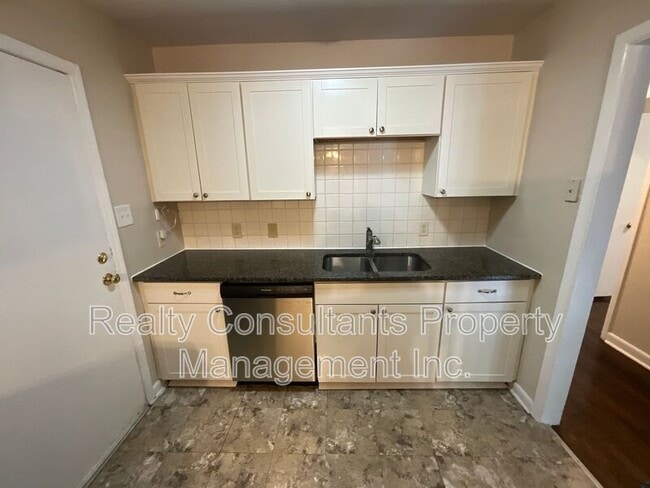 Building Photo - 2706 Wynnewood Dr