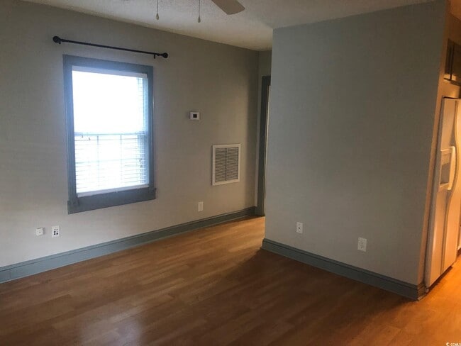 Building Photo - 414 36th Ave N