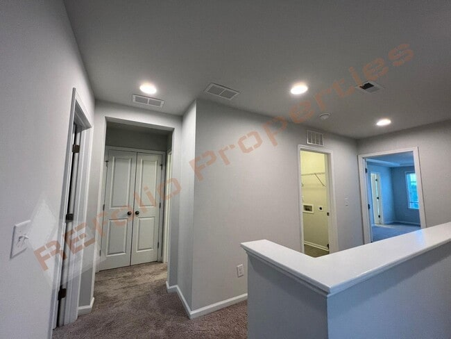 Building Photo - 1137 Little Gem Ln