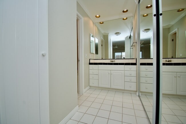 Building Photo - 17070 Los Modelos St