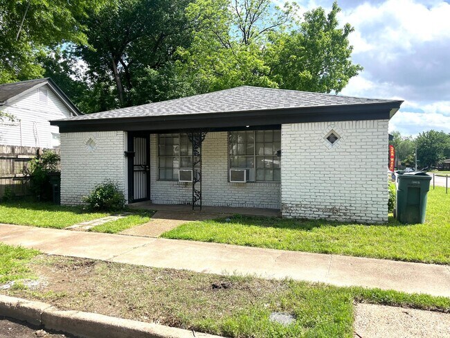 Primary Photo - 3133-3135 Nathan Ave TP