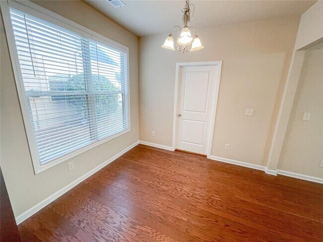 Building Photo - 328 Privet Cir