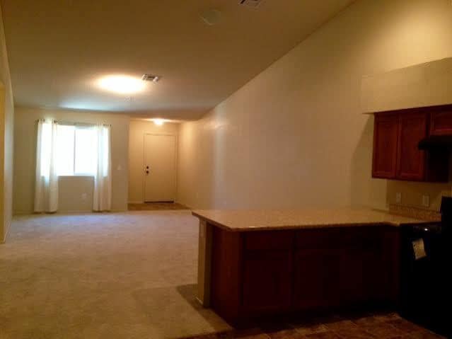 Building Photo - 2 Bedroom 2 Bath Condo in Sunset Mountain ...