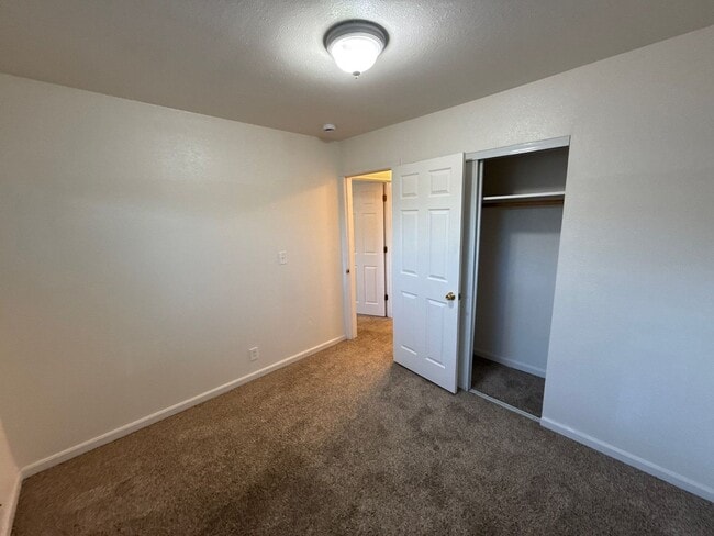 Building Photo - 1215 NW 11th St