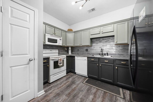 Building Photo - 3738 Meadow Ridge Ln