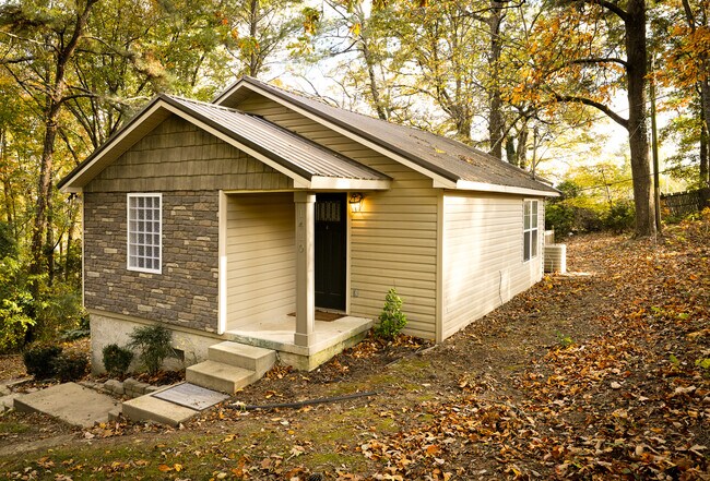 Building Photo - 1410 Beth St NW