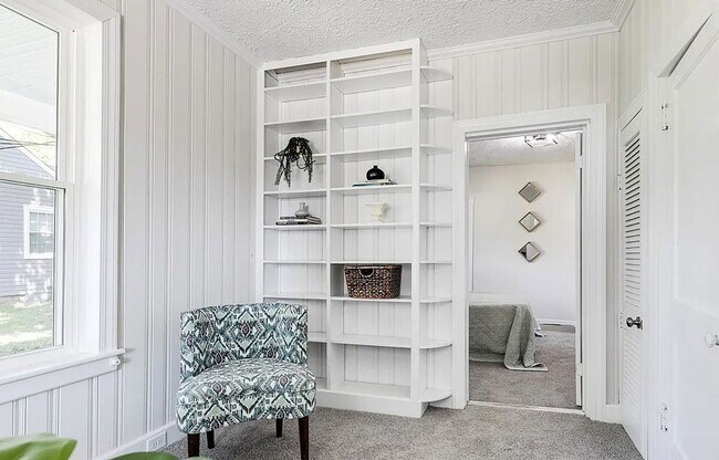 Building Photo - 9 S Fern Ave