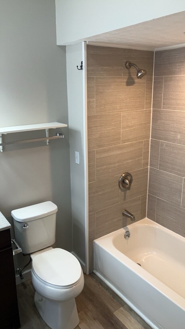 Building Photo - 1150 Creighton Ave