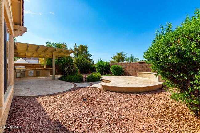 Building Photo - 2806 E Trigger Way