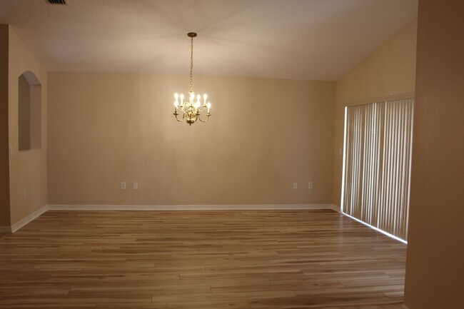 Building Photo - Lovely Rental in Coral Trace
