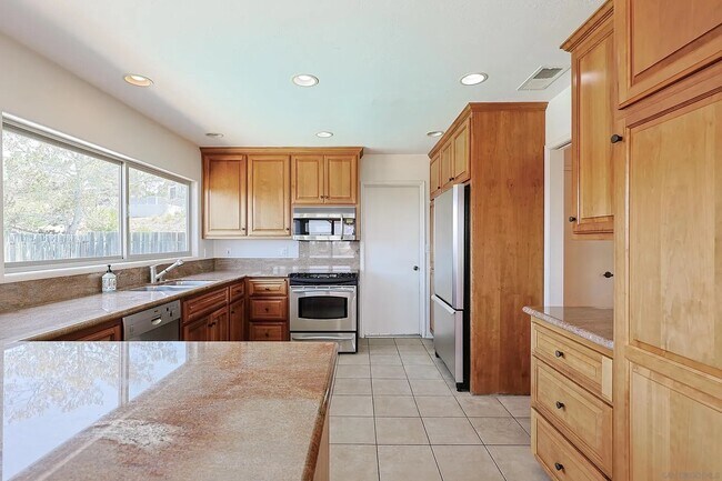 Building Photo - 4346 Mt Helix Highlands Dr