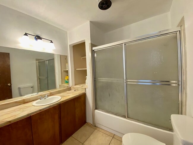 Building Photo - 114 Rhonda Dr