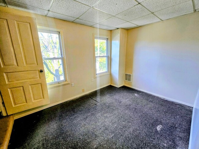 Building Photo - 420 N 12th St