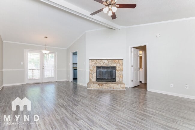 Building Photo - 4225 Labrador Dr