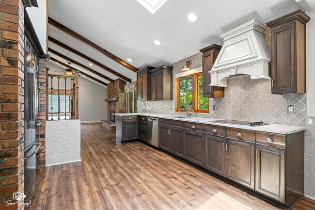 Building Photo - 509 Apollo Dr