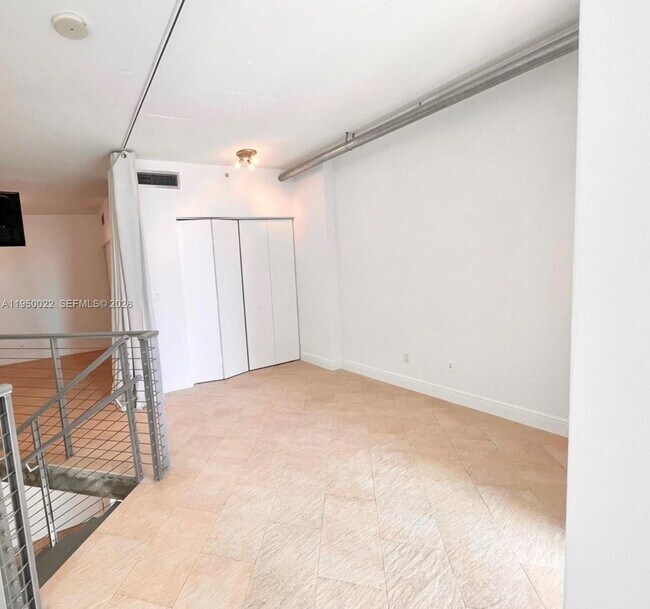 Building Photo - 690 SW 1st Ct