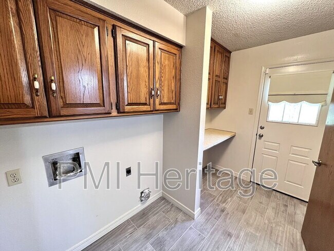 Building Photo - 3101 Brooken Hill Dr