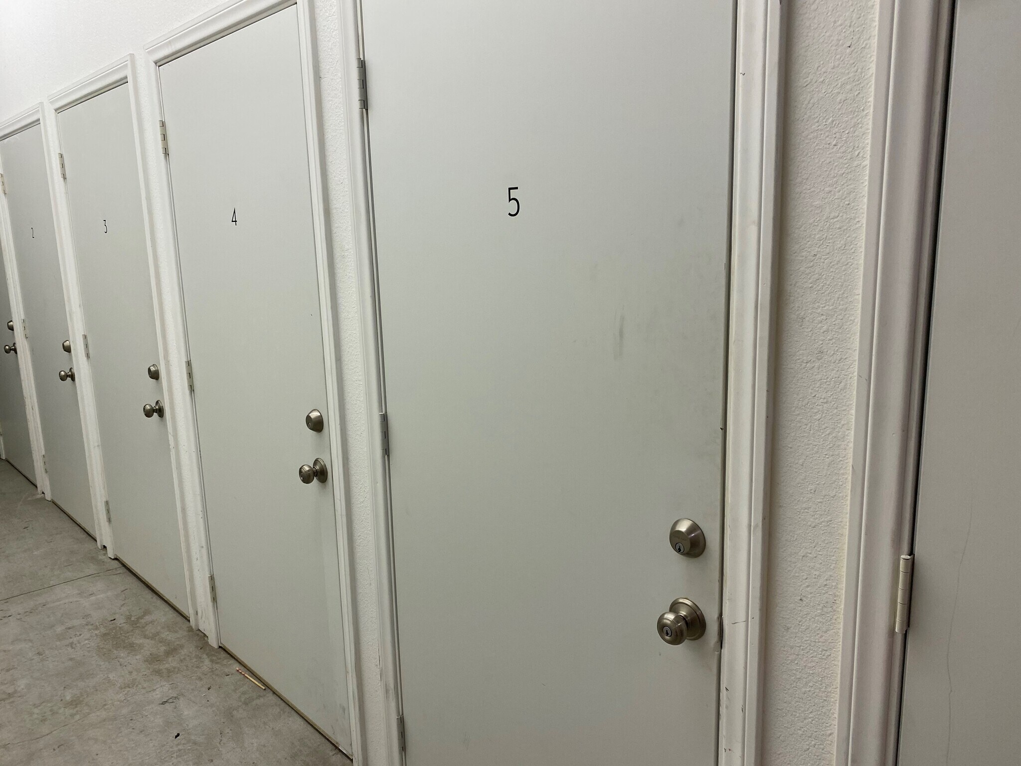 secure storage room - 924 Hornblend St