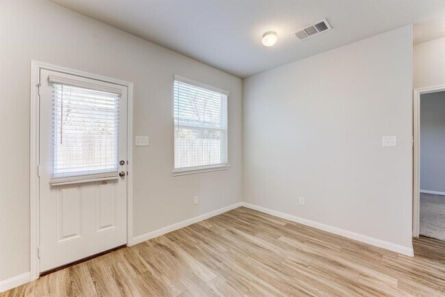 Building Photo - 5842 Adelaide River Dr