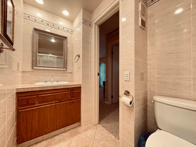 Building Photo - 2812 N Auburn Ct