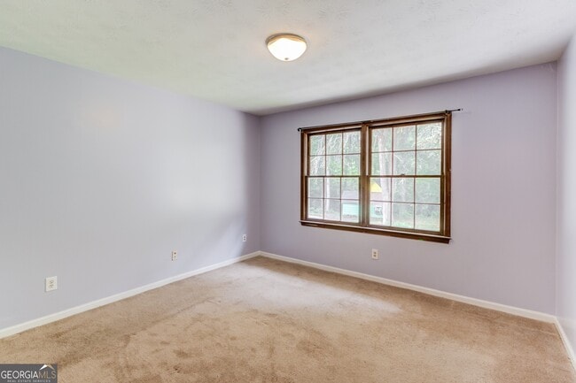 Building Photo - 135 Bruce Ln